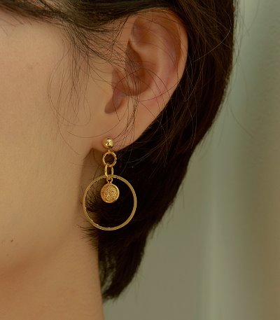 ring mini dot earring-gold